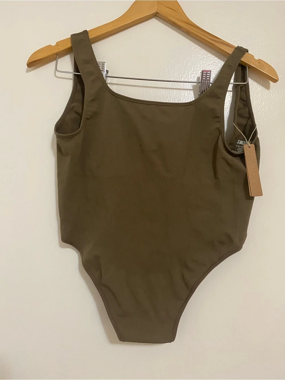 SKIMS Contour High Cut Bodysuit - Olive